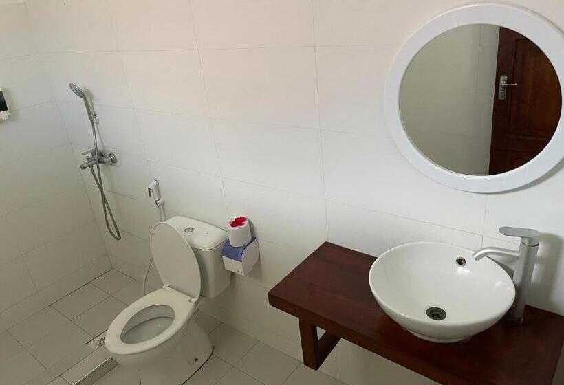 פנסיון Minah Bungalows