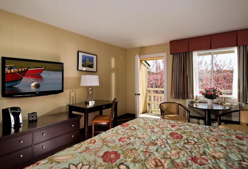 Wellfleet Motel & Lodge