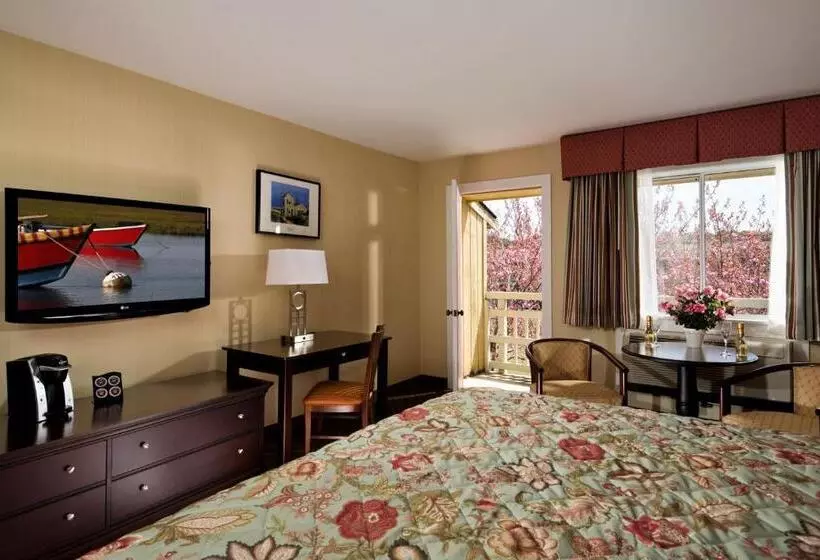 Wellfleet Motel & Lodge