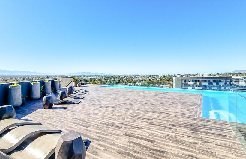 #001 Newlands Peak Elegance