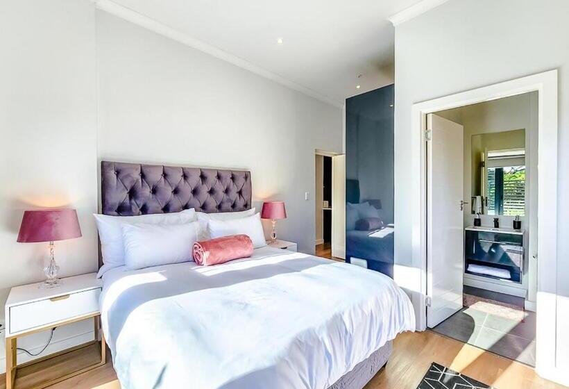 #001 Newlands Peak Elegance