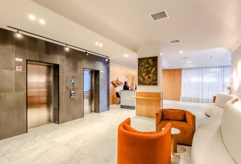 #001 Newlands Peak   Elegance