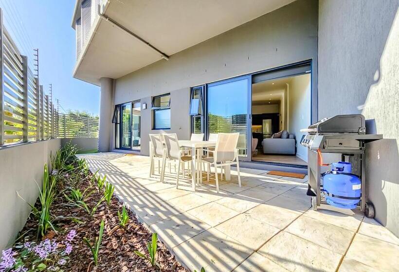 #001 Newlands Peak Elegance