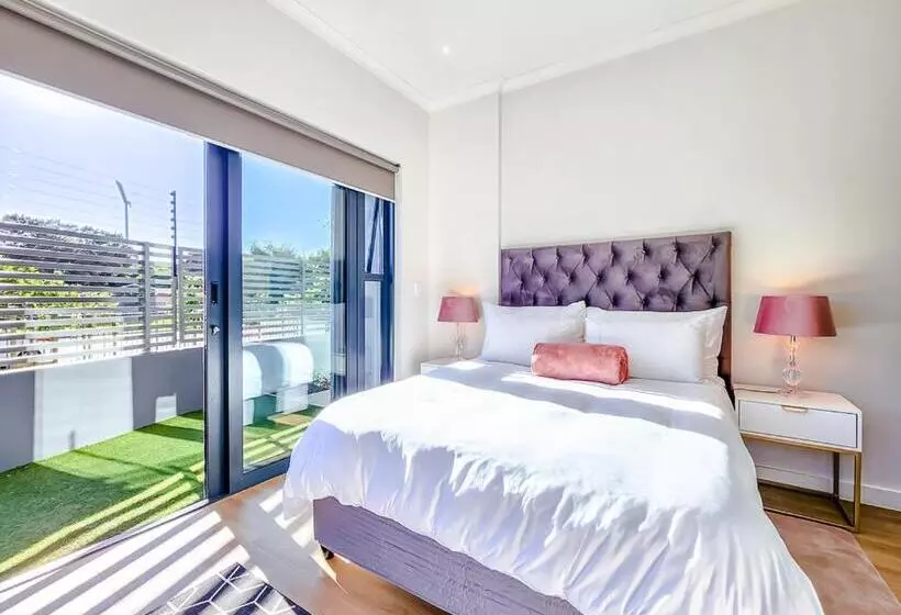 #001 Newlands Peak   Elegance