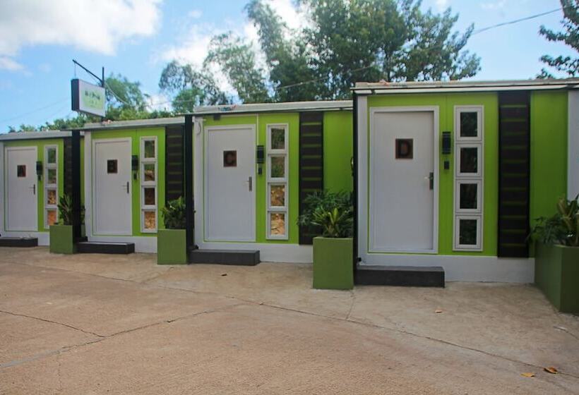 Hostel J & J Homestay