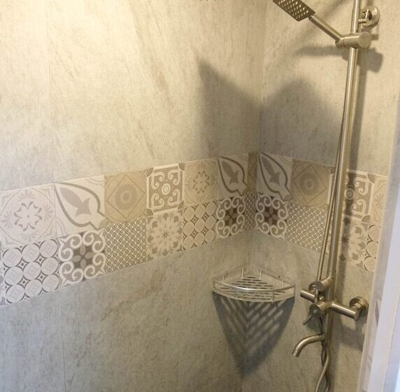 Hostel J & J Homestay