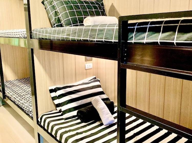 Hostel J & J Homestay