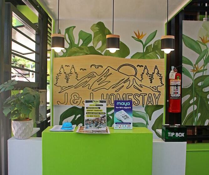 Hostel J & J Homestay