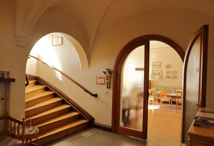 تختخواب و صبحانه Birgittasystrarnas Gästhem