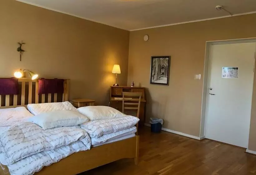 ベッドアンドブレックファースト Birgittasystrarnas Gästhem