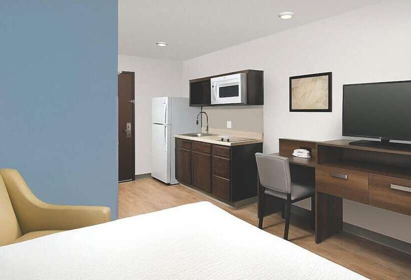 Отель Woodspring Suites Rochester Greece