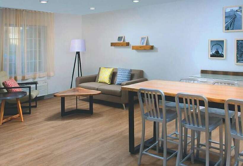 Отель Woodspring Suites Rochester Greece