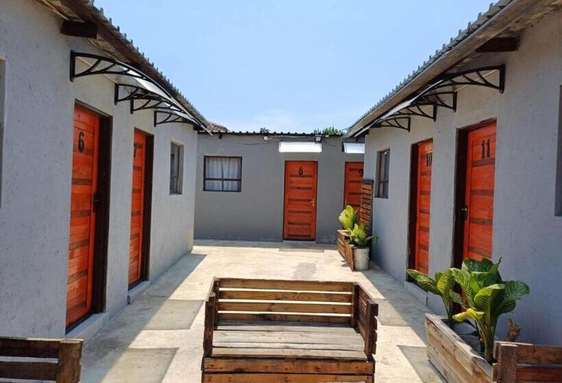 Пансион Executive Galaxy Guest House Nkowankowa Extension 2