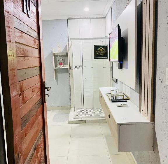 Пансион Executive Galaxy Guest House Nkowankowa Extension 2