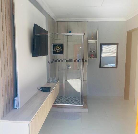 Пансион Executive Galaxy Guest House Nkowankowa Extension 2