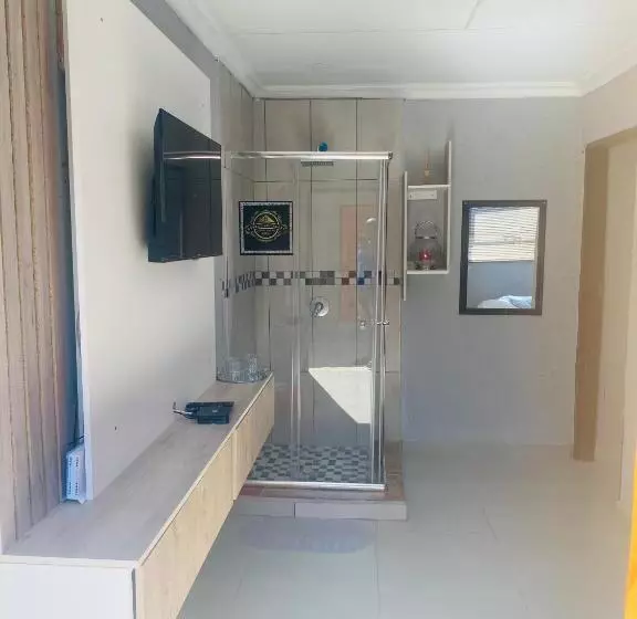 ペンション Executive Galaxy Guest House Nkowankowa Extension 2