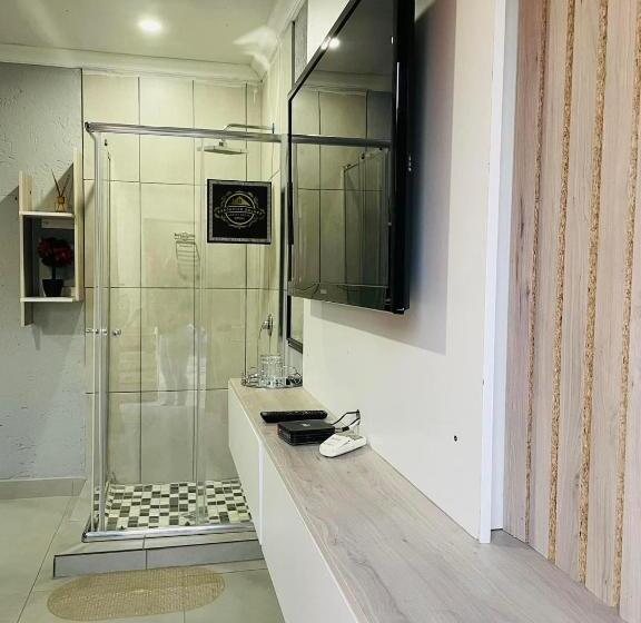 Пансион Executive Galaxy Guest House Nkowankowa Extension 2