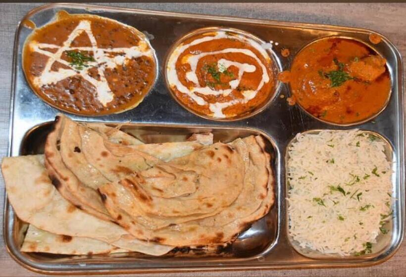 Pensão Lutino Homes Couple Friendly Family Ac Rooms Near To Baiyappanhalli Metro Station