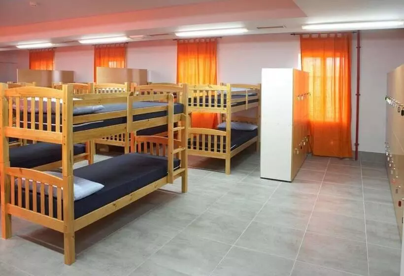 Albergue Monasterio De La Magdalena   Hostel