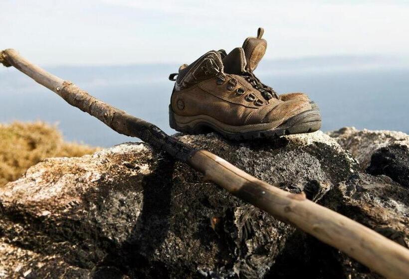 Albergue Monasterio De La Magdalena Hostel