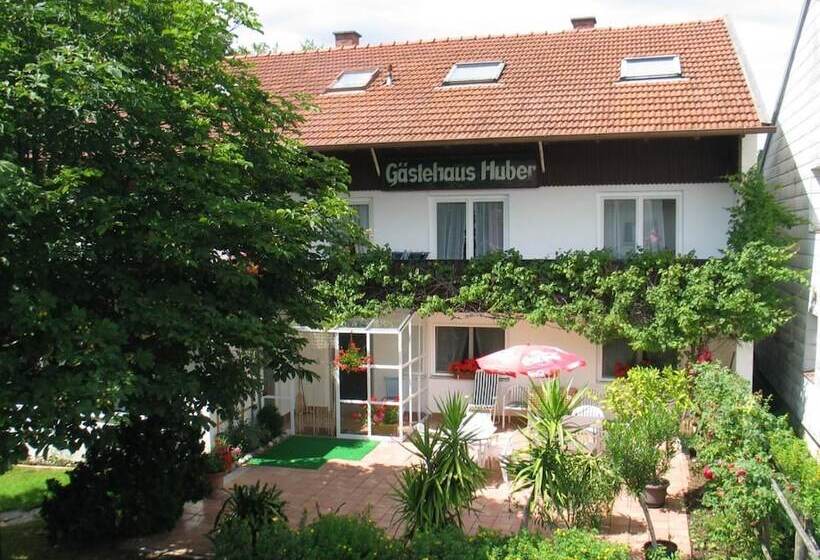 مبيت وإفطار Gästehaus Huber   Traditional Sixties Hostel