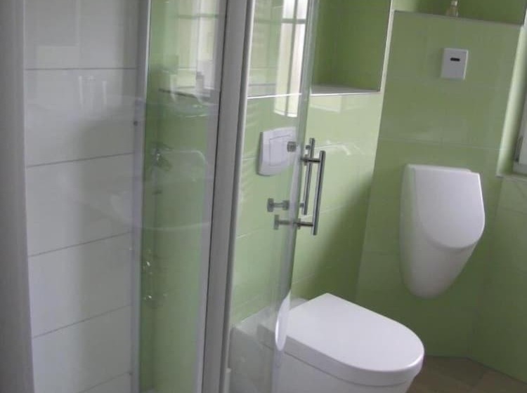 مبيت وإفطار Gästehaus Huber   Traditional Sixties Hostel