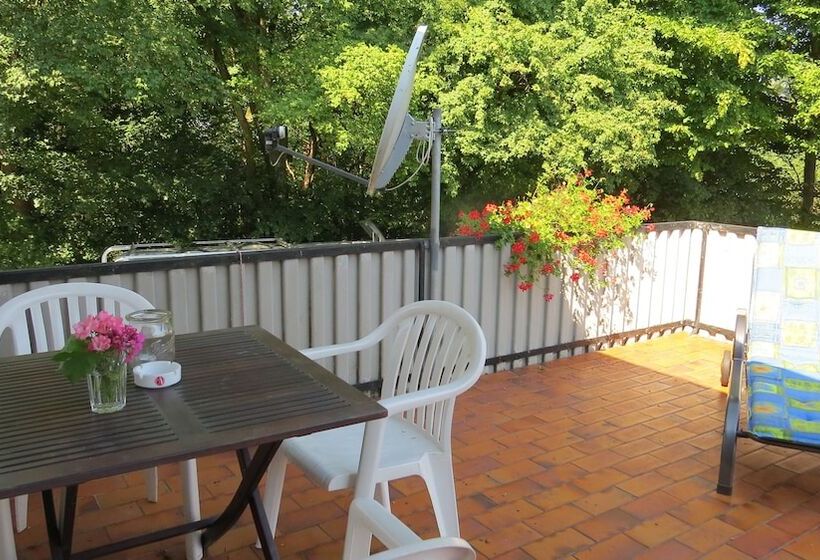 مبيت وإفطار Gästehaus Huber   Traditional Sixties Hostel