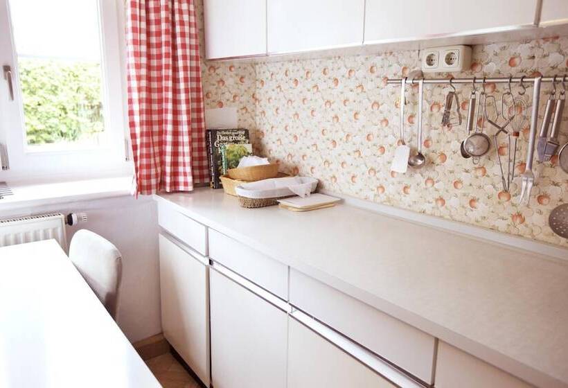 مبيت وإفطار Gästehaus Huber   Traditional Sixties Hostel