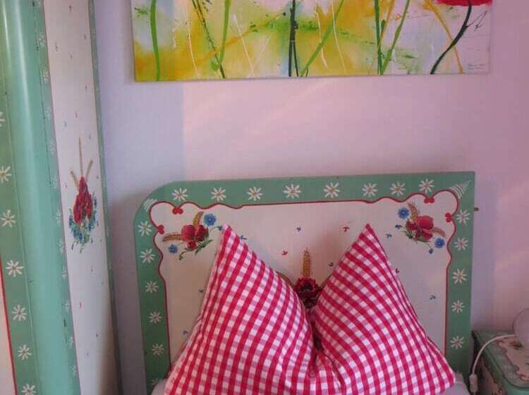 مبيت وإفطار Gästehaus Huber   Traditional Sixties Hostel