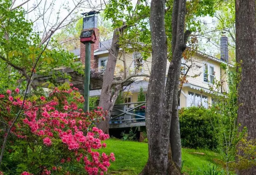 Aamiaismajoitus (B&B) Orchard Inn