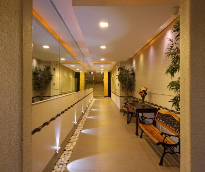 Court Meridian Hotel & Suites