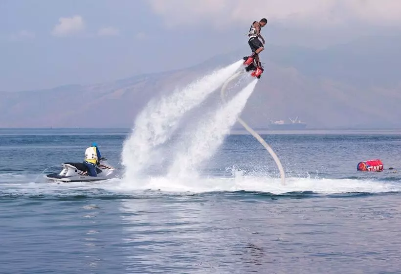 Court Meridian Hotel & Suites