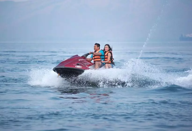 Court Meridian Hotel & Suites