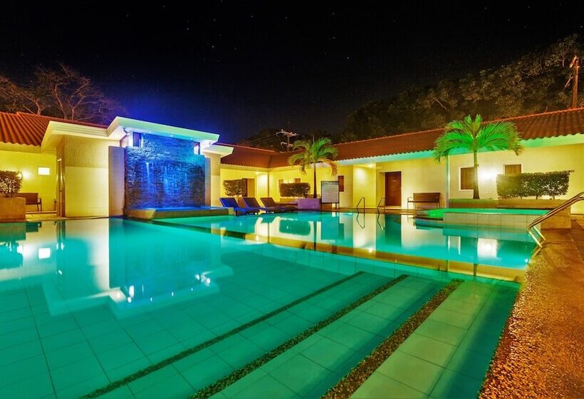 Court Meridian Hotel & Suites