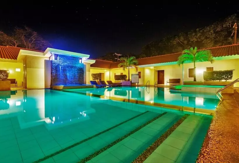 Court Meridian Hotel & Suites