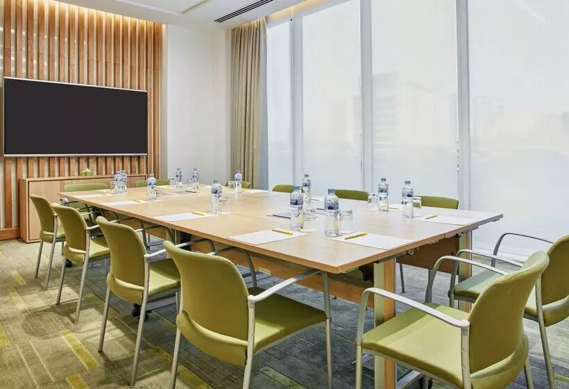 Отель Hilton Garden Inn Dubai, Mall Avenue