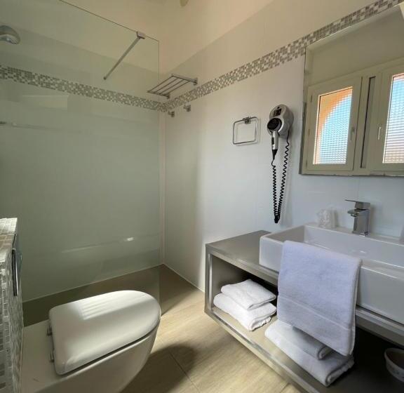 هتل Hôtel L Escale Coté Port