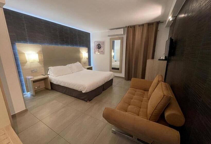 هتل Hôtel L Escale Coté Port