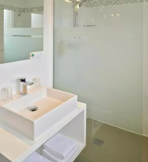 Hotel Hôtel L Escale Coté Port