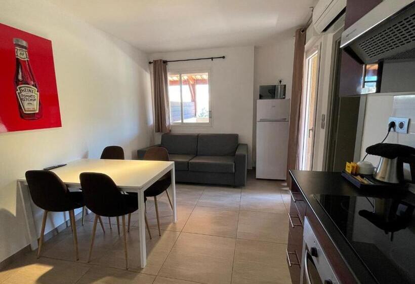 هتل Hôtel L Escale Coté Port