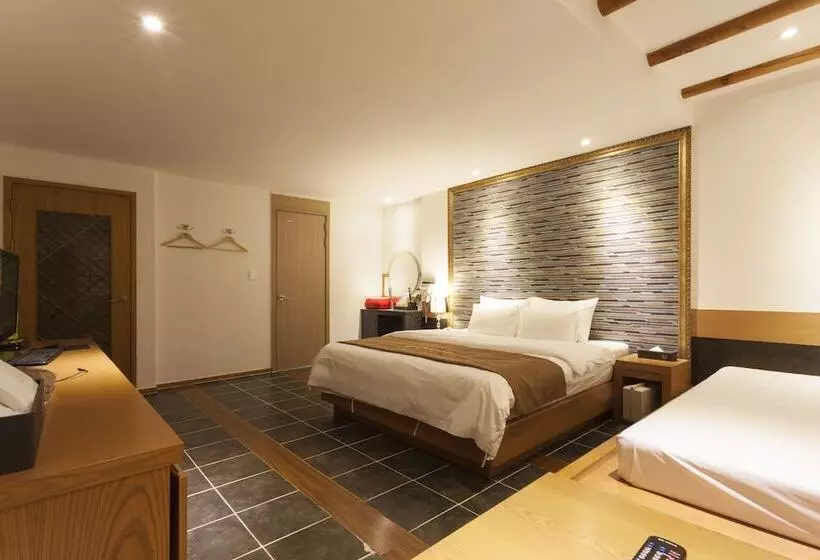 בית מלון כפרי Leaders