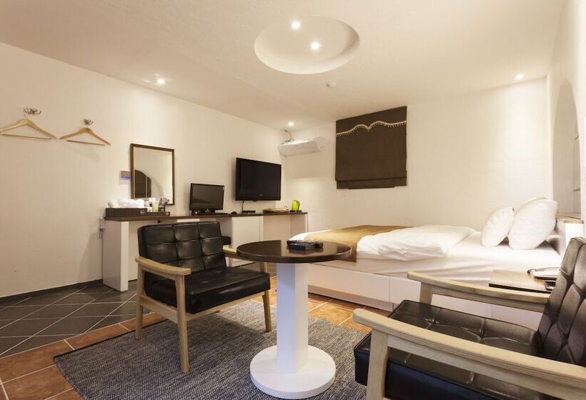 בית מלון כפרי Leaders