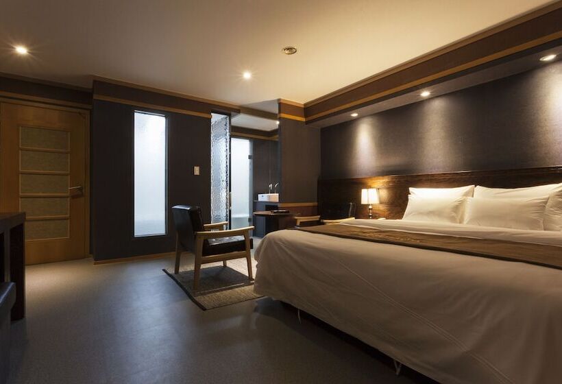 בית מלון כפרי Leaders