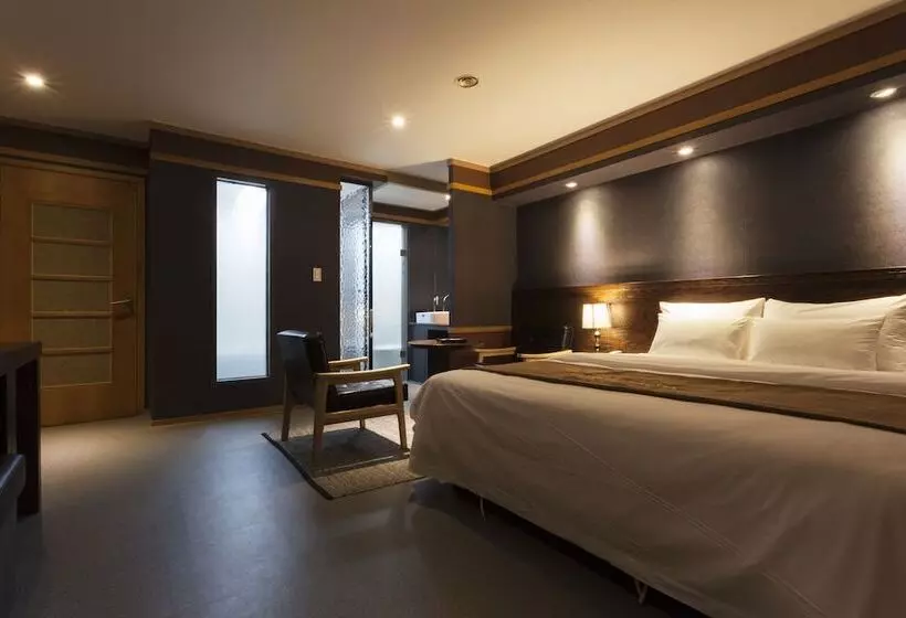 בית מלון כפרי Leaders