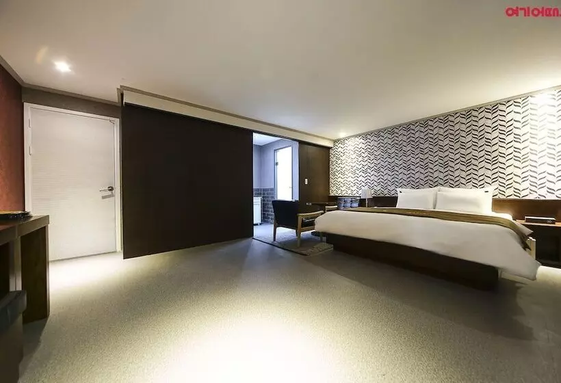 בית מלון כפרי Leaders