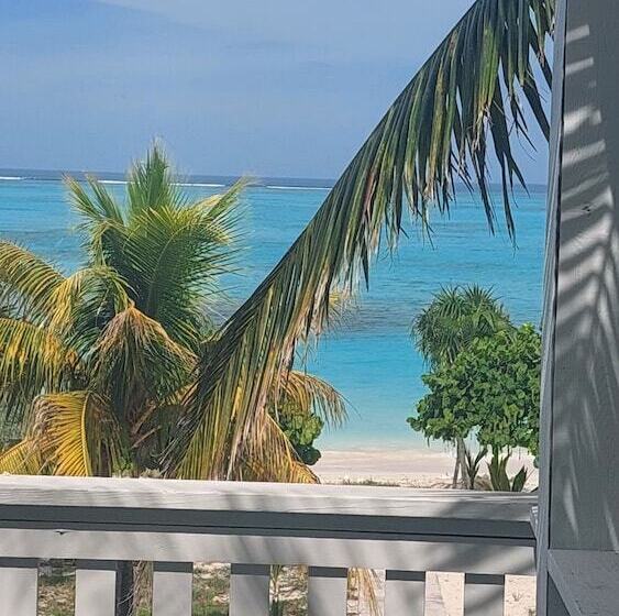 Отель Pelican Beach