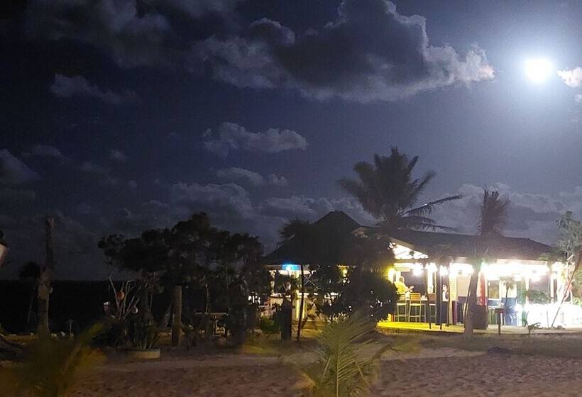 Отель Pelican Beach