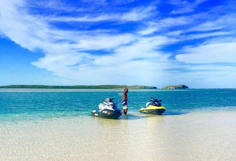 Отель Pelican Beach