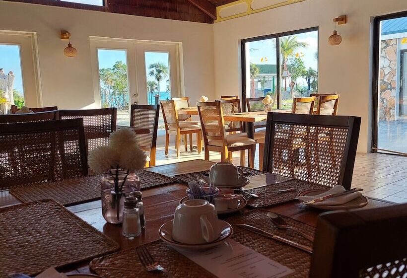 Отель Pelican Beach