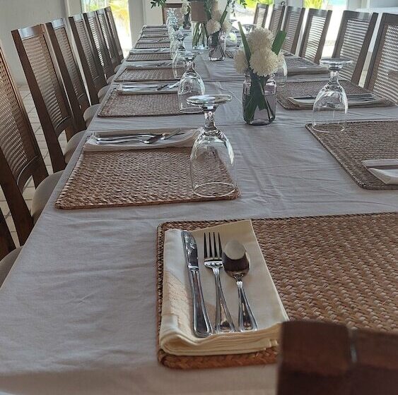 Отель Pelican Beach